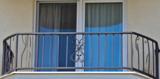 Jak urządzić balkon w bloku? Pomysły na małą przestrzeń