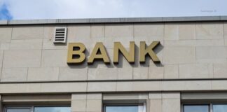 Opłaty bankowe – za co bank może pobierać pieniądze?